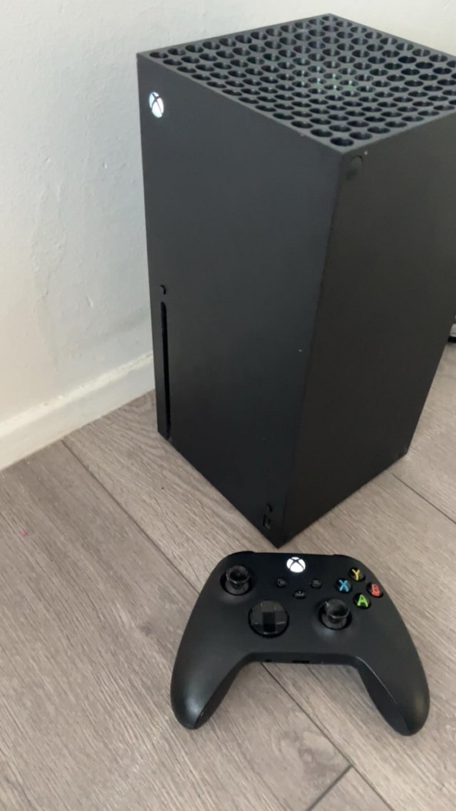 Preview of the first image of Xbox one series x black addition.