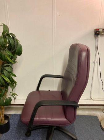 Image 11 of Mauve office/desk/task/swivel adjustable chair
