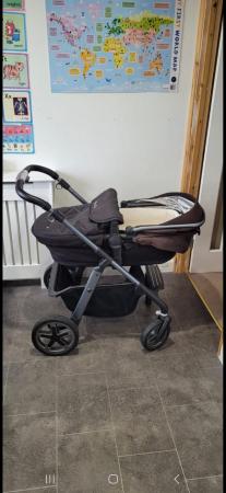 Image 1 of Silver Cross Pioneer Black travel system