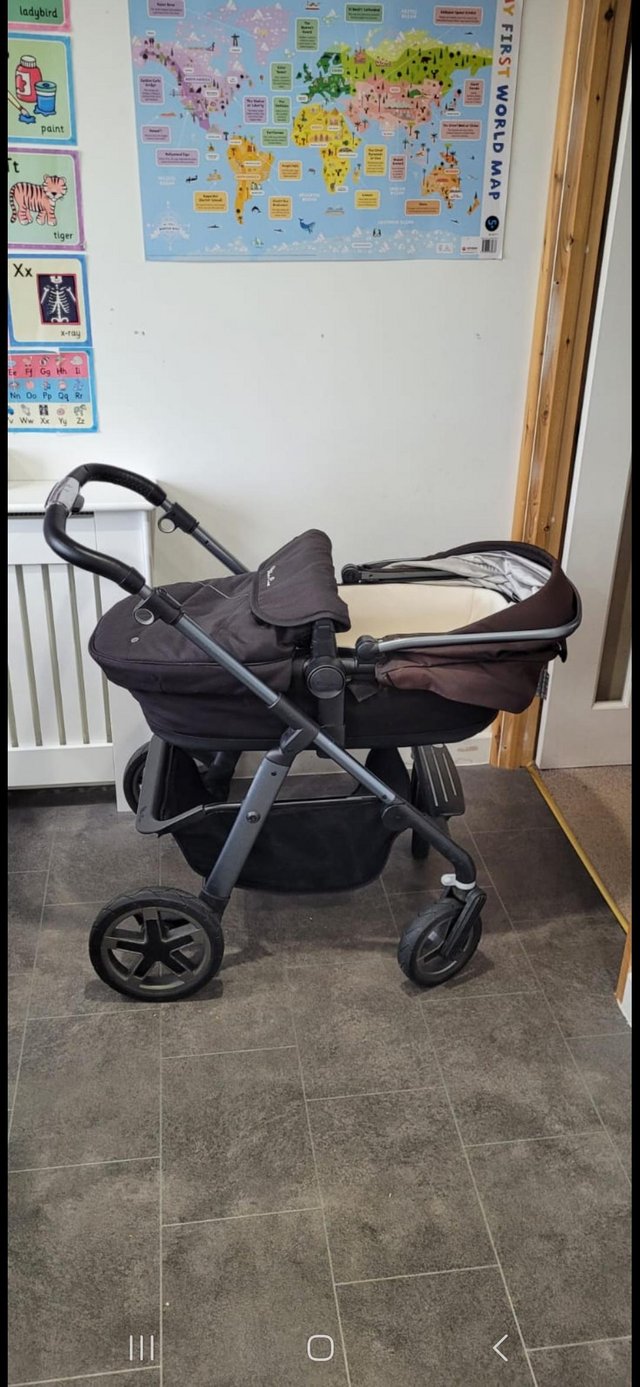 Preview of the first image of Silver Cross Pioneer Black travel system.