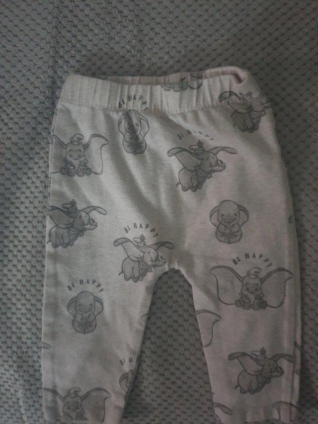 Preview of the first image of Disney dumbo leggings 3-6 months.