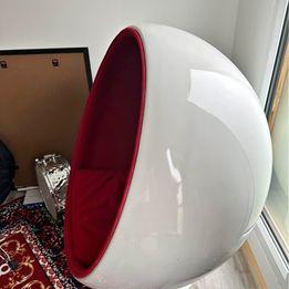 Image 3 of ***WANTED*** Egg Chairs Oval or Round