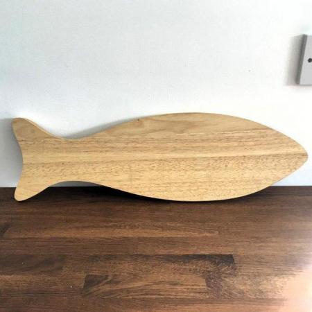 Image 2 of Le Vrai Gourmet fish-shaped wooden serving/chopping board.