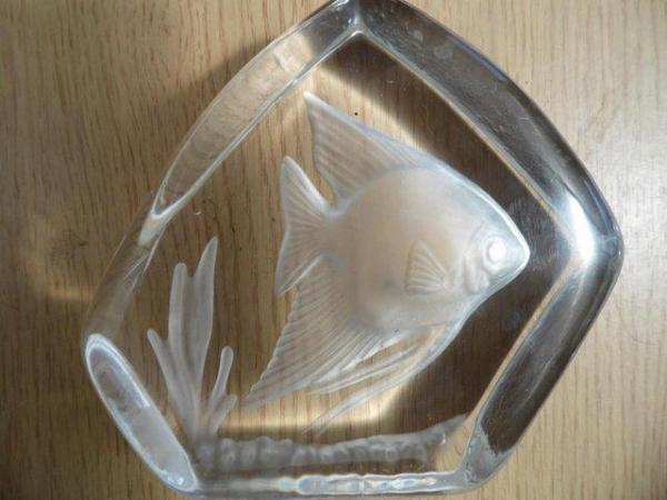 Image 2 of Paperweight depicting Angel Fish