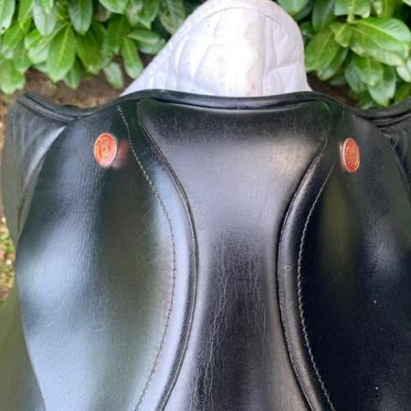 Image 18 of Kent And Masters 17.5  inch Jump saddle