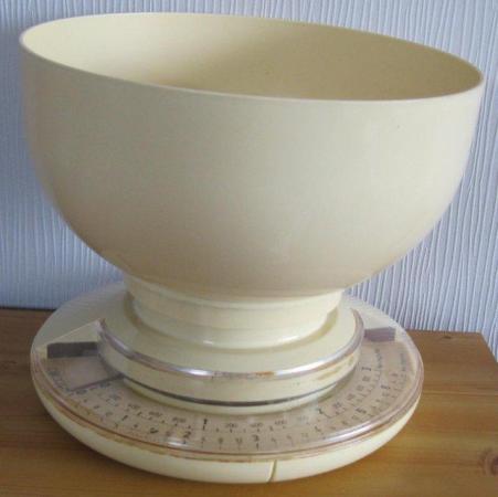 Image 1 of Kitchen Scales with removable bowl