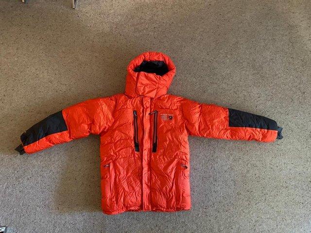 Preview of the first image of Mountain Hardwear Jacket - Men's Size S/P.