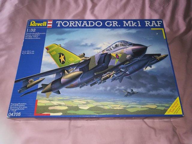 Preview of the first image of gr. Mk1 RAF tornado jet fighter aircraft kit.