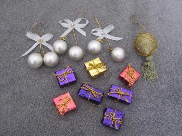 Image 3 of Small Christmas decorations bundle