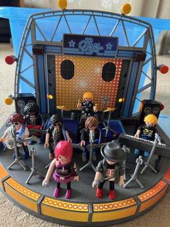 Image 2 of Playmobil 5602 Rockband and Stage - ** RARE**