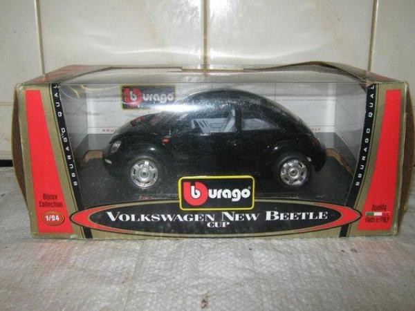 Image 2 of ASTON MARTIN V12 & VOLKSWAGEN BEETLE 1:24 SCALE CARS from