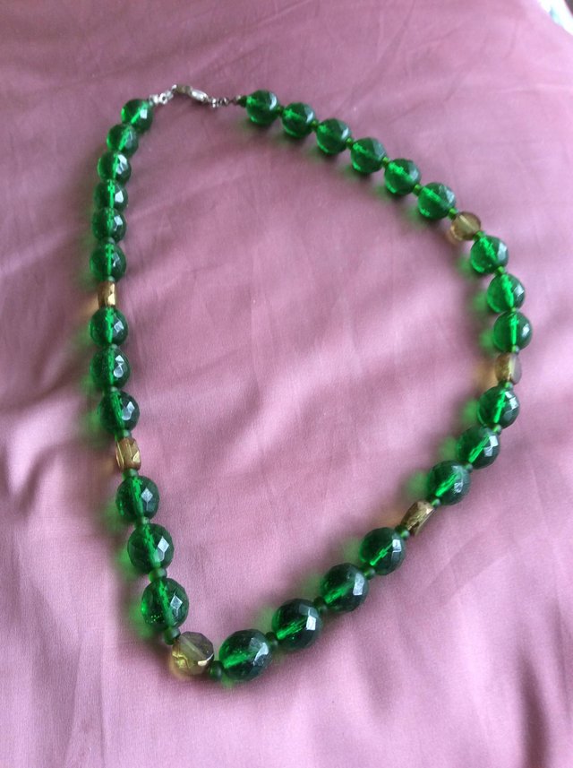 Preview of the first image of Green glass bead necklace.