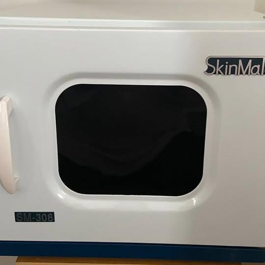 SkinMate Compact Hot Towel cabinet