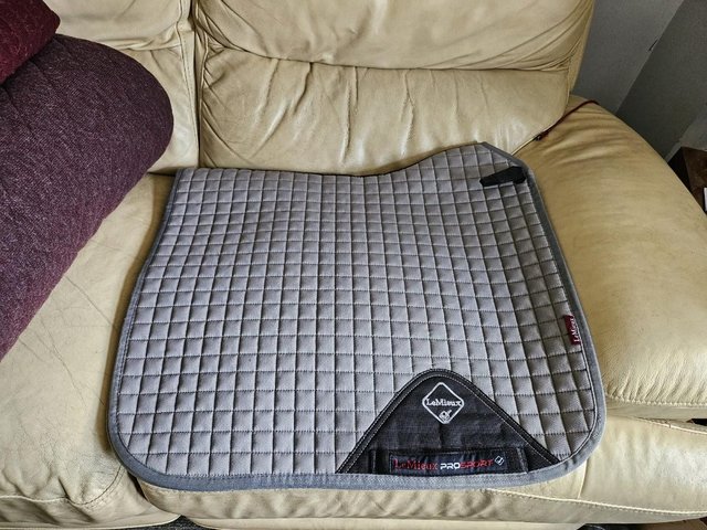 Preview of the first image of Grey LeMieux Full Saddle Pad.