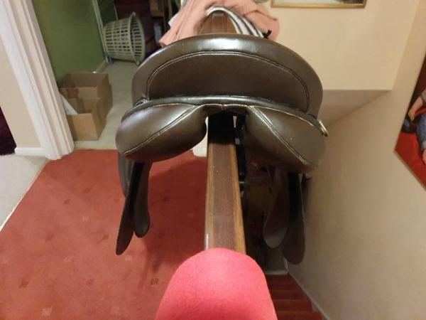 Image 3 of 17" heat adjusted brown leather GP saddle