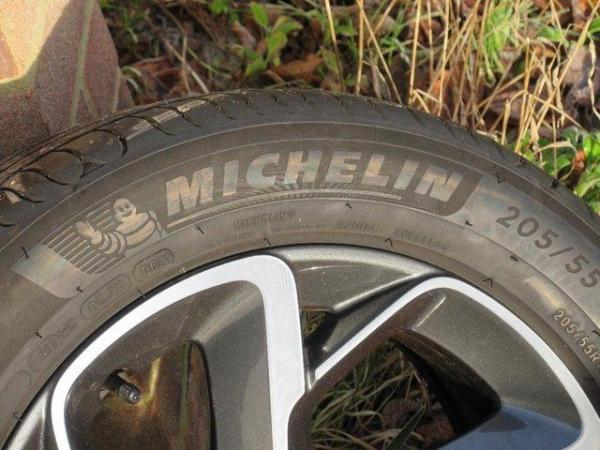 Image 2 of citroen c3 2019/23 spare alloy wheel and tyre as new