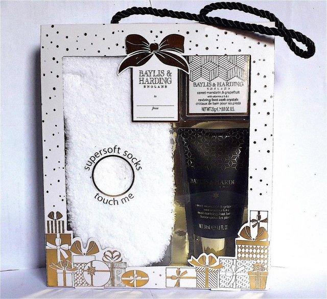 Preview of the first image of UNUSED GIFT ** BAYLIS & HARDING Set of 3 Soft Sock, Crystals.