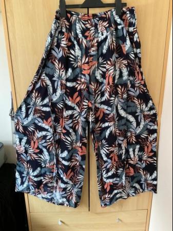 Image 3 of Australia Trousers/ culottes size 16, orange, grey and white