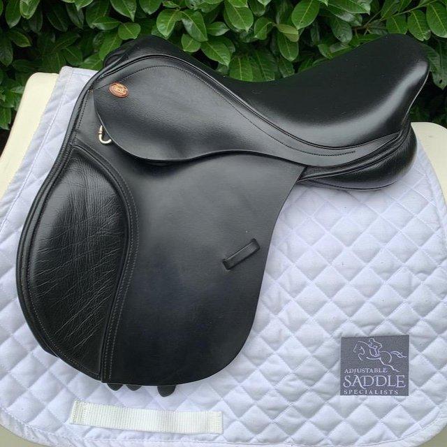 Preview of the first image of Kent and Masters 15 inch pony saddle.