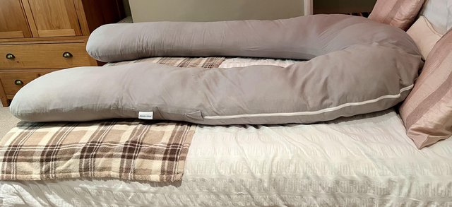 Preview of the first image of PREGNANCY SUPPORT PILLOW (extra long).