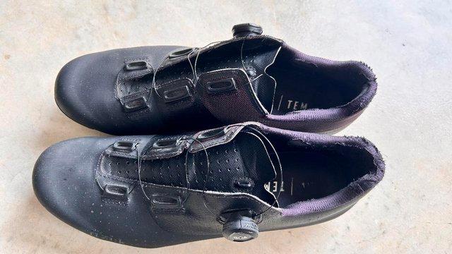 Image 3 of Cycling Shoes Fizik Tempo Size 9. Carbon Injected