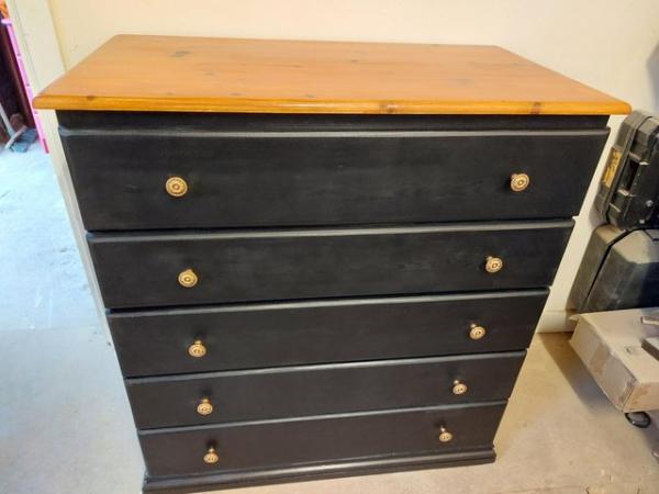 Image 2 of Solid pine chest of draws