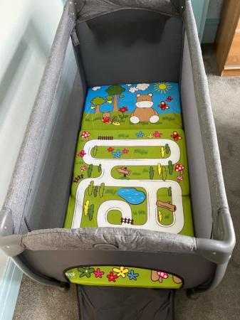 Image 3 of Hauck Play n Relax travel cot