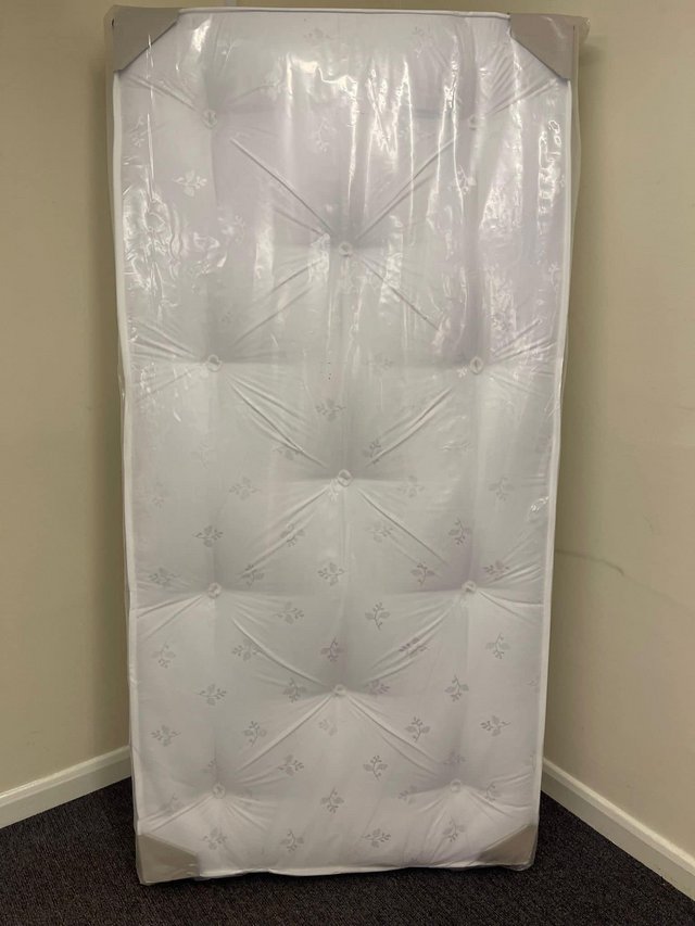 Preview of the first image of Single - Nightingale Kiwi 1000 Pocket sprung mattress.