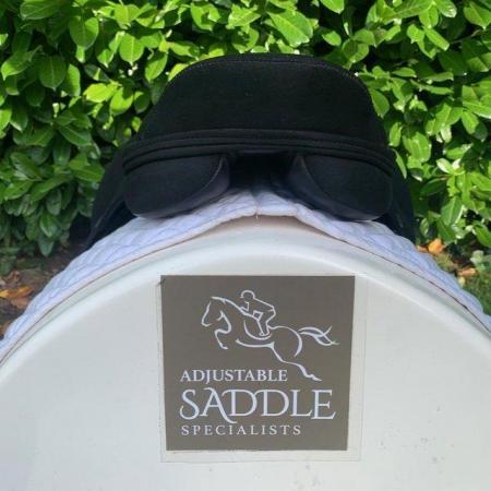 Image 11 of Thorowgood T4 16 inch Pony Club saddle