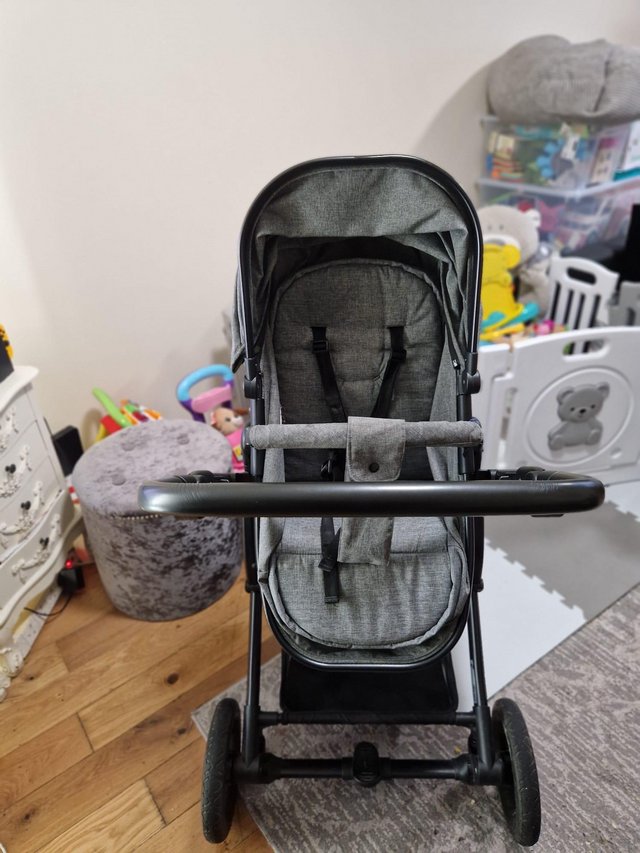 Preview of the first image of Hauck Atlantic Twin Pushchair Grey.
