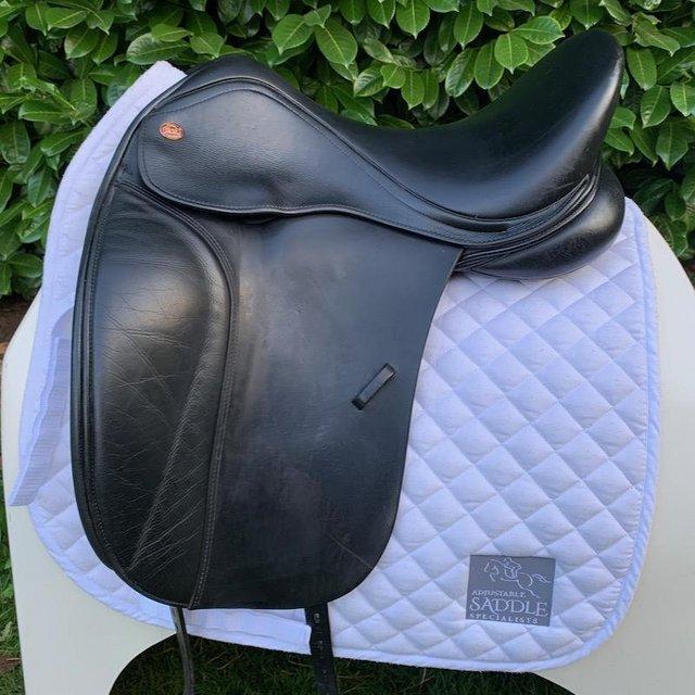 Preview of the first image of Kent & Masters 17 inch S-Series High Wither Dressage saddle.