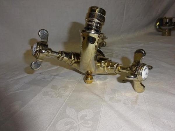 Image 4 of Beautiful Gold Bathroom equipment In lovely condition
