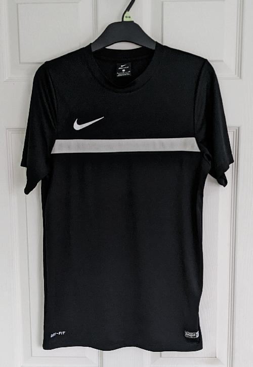 Preview of the first image of Genuine Nike Men's Black Football T Shirt - Size S.
