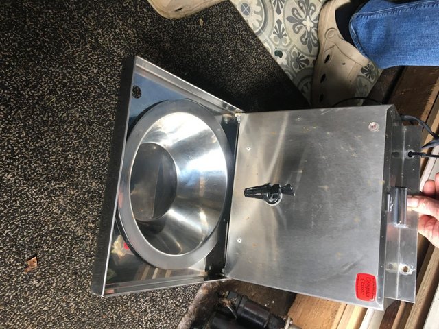Preview of the first image of 12 volt heater complete with sink.