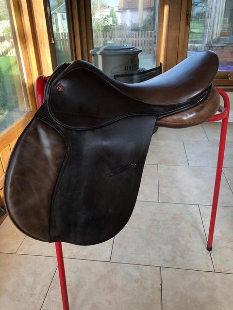 Preview of the first image of Hawk Event GP Jump saddle 18 inch M/MW.