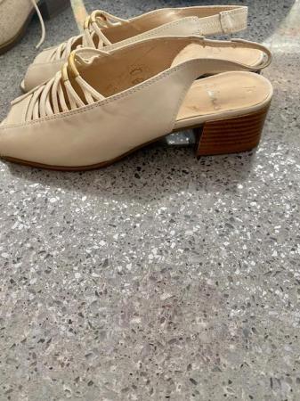 Image 2 of Clarks Leather shoes size 4 in beige