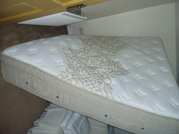Image 1 of super king matress with gel top