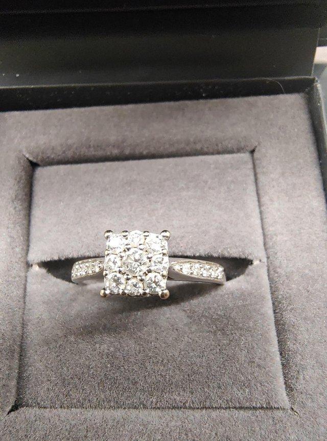 Preview of the first image of BEAUTIFUL BEAVERBROOKS 18CT WHITE GOLD .29CT DIAMOND ENGAGEM.
