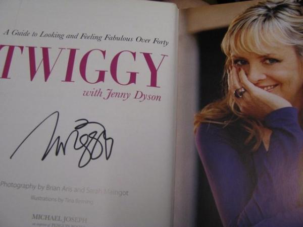 Image 1 of TWIGGY a guide to looking fabulous signed edition book 2008