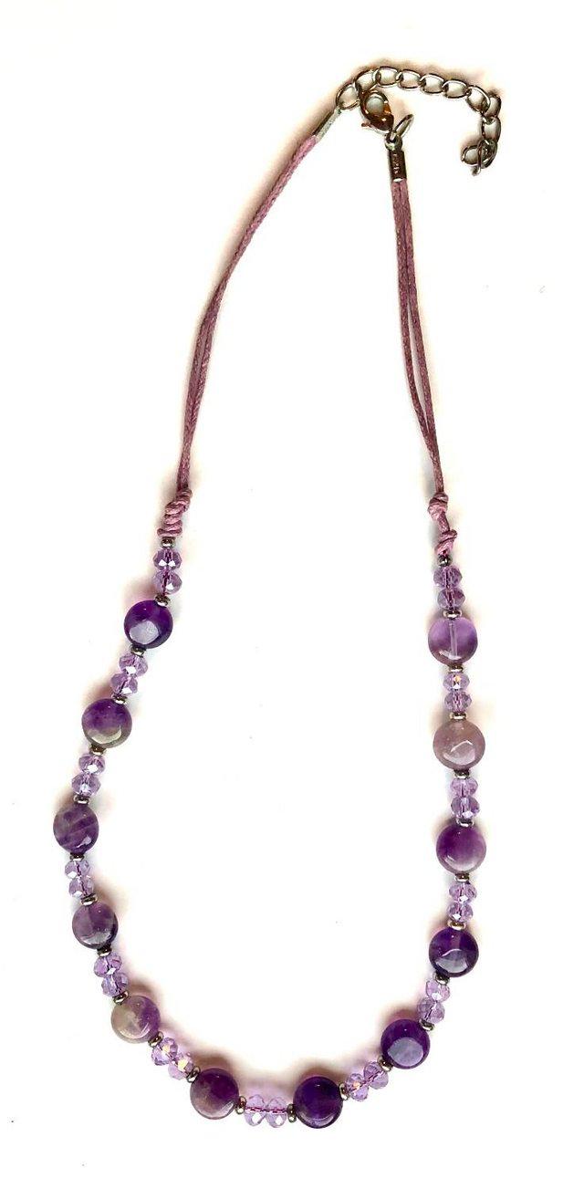 Preview of the first image of BEAUTIFUL NEW NECKLACE WITH AMETHYST TONE STONES.