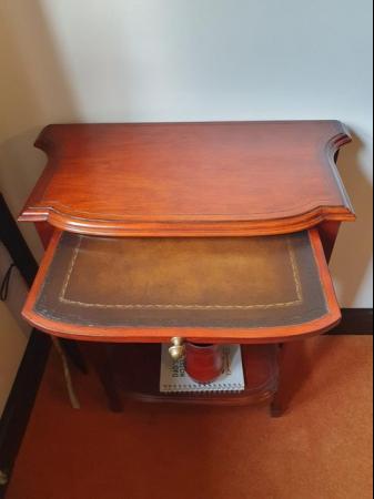 Image 2 of Hall table - High Quality and in beautiful condition