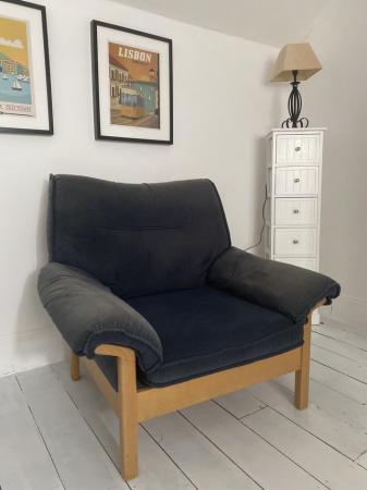 Image 3 of 3 seater sofa and 2 matching armchairs