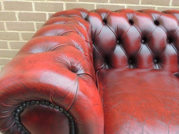 Image 7 of Luxury Chesterfield Vintage Sofa (UK Delivery)