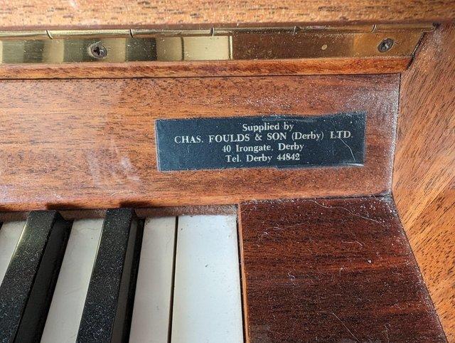Preview of the first image of Reid sohn su110 upright piano.