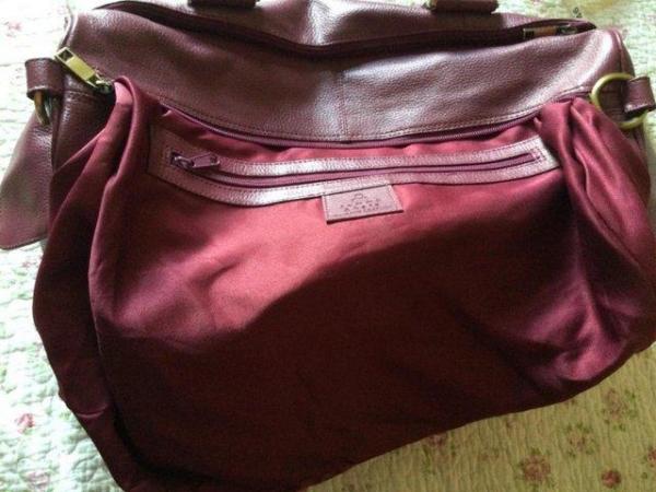 Image 16 of TOMMY & KATE Large Full Grain Leather Raspberry Pink Holdall