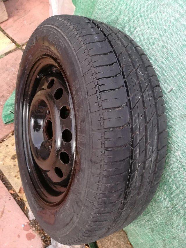 Preview of the first image of car tyre.