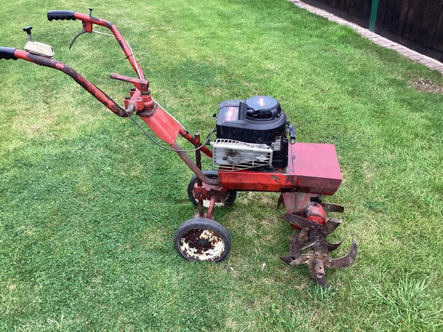 Mountfield rotavator with briggs stratton engine