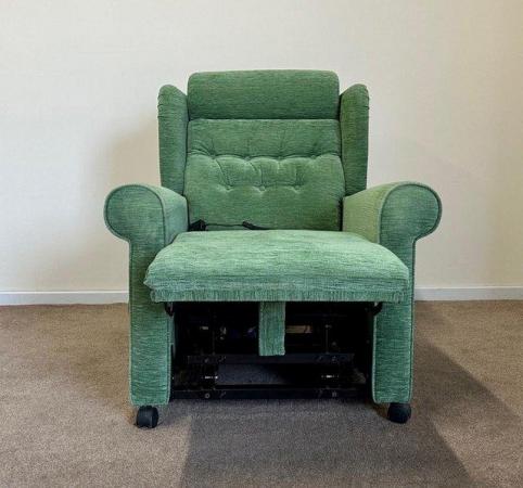 Image 8 of LUXURY ELECTRIC RISER RECLINER GREEN CHAIR ~ CAN DELIVER