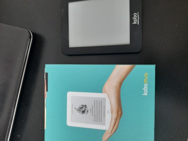 Preview of the first image of Kobo mini 5" ereader very good condition.