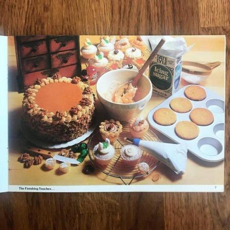 Image 2 of 2 Vintage 1970/80s icing booklets – Nutbrown & Culpitt